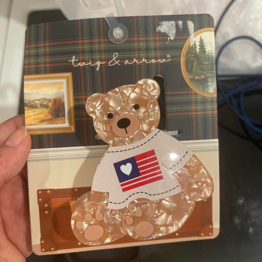 Twig & Arrow Teddy Bear Hair Claw Clip American Flag Heart Pearlescent Brown